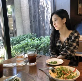 😜 emoji Kim Jisoo ne trogat Telegram sticker 9 of 120