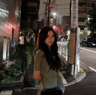 😒 emoji Kim Jisoo ne trogat Telegram sticker 7 of 120