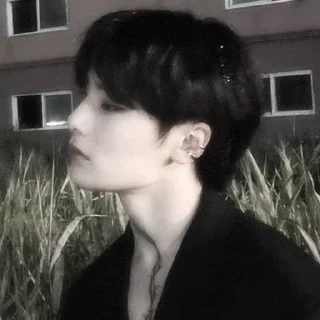 Sticker from 𝕷𝖎 𝕮𝖍𝖔𝖓