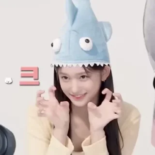 🦈 emoji Leeseo mish♡ Telegram sticker 10 of 31