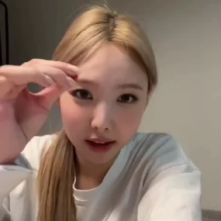 Sticker from nayeon by: @DOLLYGIRL