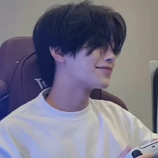 😅 emoji MeYoeng ➡️ @Ctikerubot Telegram sticker 19 of 21