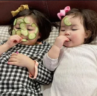 👩‍👧 emoji نَمِقة Telegram sticker 16 of 100