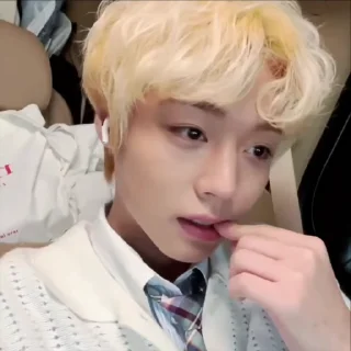 Sticker from jihoon by @nsktick