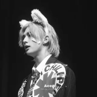 Sticker from hyunjin bw @inliffe