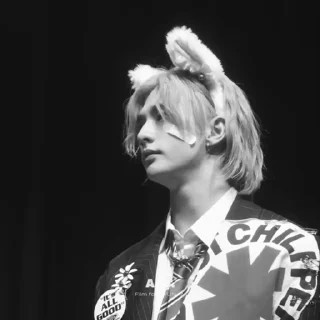 Sticker from hyunjin bw @inliffe