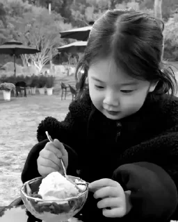 Sticker from baby sulli