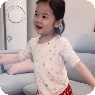 Sticker from baby sulli (автор:@sayooonaraaa)