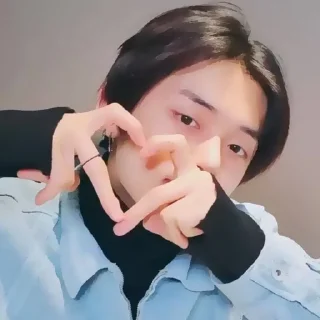 Sticker from 💗 или 💔?