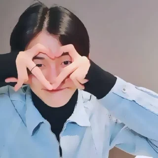 Sticker from 💗 или 💔?