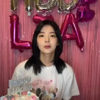 Sticker from lia ； itzy
@berrysticks
