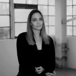 ❤️ emoji Angelina Jolie @loresalgg ➡️ @Ctikerubot Telegram sticker 17 of 25