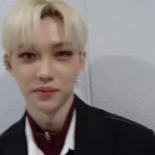 Sticker from @Anzojeongin Феликс