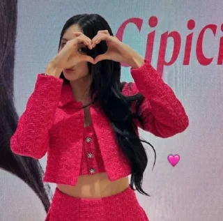 Sticker from @chaeyarch