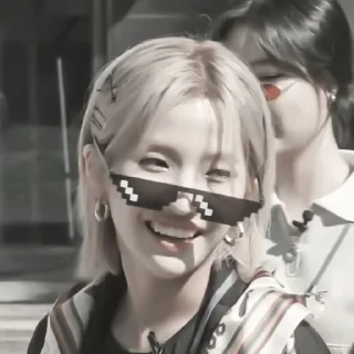 Sticker from » 🥚 soyeon ! - @smstickerr