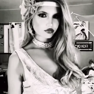 Sticker from 𝑯𝑨𝑳𝑳𝑶𝑾𝑬𝑬𝑵 𝑮𝑰𝑹𝑳'𝑺  :: @R1ViRi