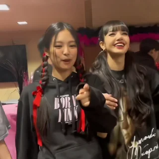 Sticker from 𝗕𝗟𝗔𝗖𝗞𝗣𝗜𝗡𝗞 @helpbyjennie