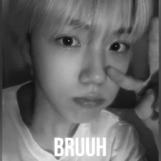 🫢 emoji “seongmin & @awiakiy Telegram sticker 20 of 25