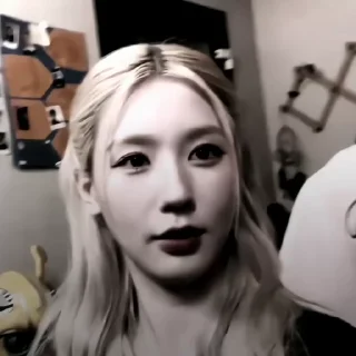 Sticker from ° Miyeon & @cherrnks °