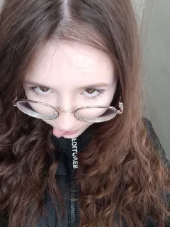 Sticker from ты чё тётя