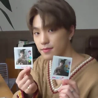Sticker from 𓏲 ࣪DINO ֢  ✷ › › @lomicor .