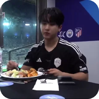 Sticker from Changbin @mum_yuqi00