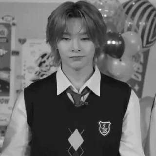 Sticker from `` ★• JEONGIN чб °• ~ @jeoniarch by @offstikbot
