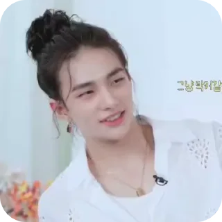 🌟 emoji Hyunjin @mieliexx @mum_yuqi00 Telegram sticker 12 of 25