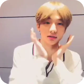 🌟 emoji Hyunjin @mieliexx @mum_yuqi00 Telegram sticker 2 of 25