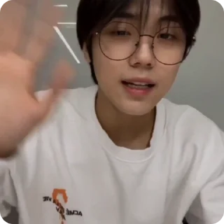 Sticker from 𝚂𝙴𝙾𝙽𝙶𝙼𝙸𝙽 @helpbyjennie