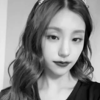 🌟 emoji Yeji random BW :: @hwangyejiarchivee Telegram sticker 22 of 38