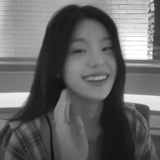 🌟 emoji Yeji random BW :: @hwangyejiarchivee Telegram sticker 16 of 38