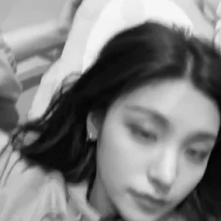 🌟 emoji Yeji random BW :: @hwangyejiarchivee Telegram sticker 6 of 38
