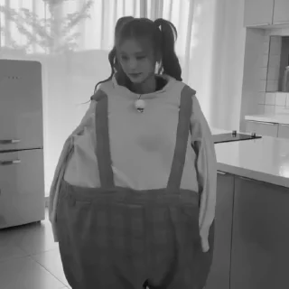 🌟 emoji Yeji random BW :: @hwangyejiarchivee Telegram sticker 1 of 38