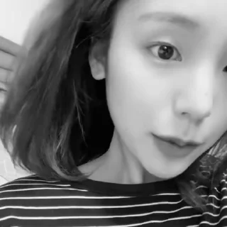 🌟 emoji Yeji random BW :: @hwangyejiarchivee Telegram sticker 8 of 38