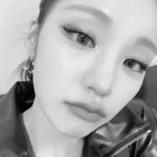 🌟 emoji Yeji random BW :: @hwangyejiarchivee Telegram sticker 21 of 38