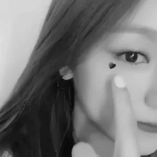 🌟 emoji Yeji random BW :: @hwangyejiarchivee Telegram sticker 24 of 38