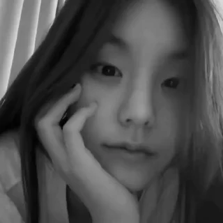 🌟 emoji Yeji random BW :: @hwangyejiarchivee Telegram sticker 11 of 38