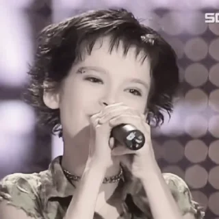 Sticker from Bill Kaulitz best moment– @tokiohotelcuts