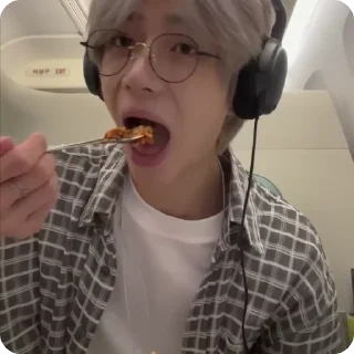 Sticker from Beomgyu 🥡 by @rvmiirene