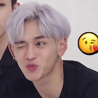 Sticker from xuxi heart @yukhelil ᅠᅠᅠᅠᅠᅠ