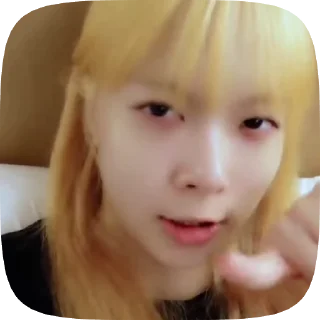 Sticker from Eunchae @mum_yuqi00