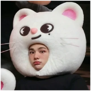 Sticker from hyunjin ♡