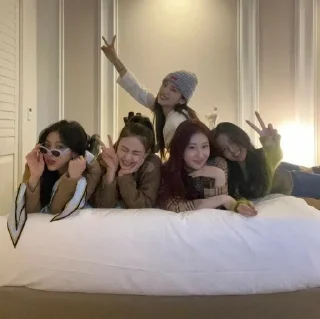 Sticker from itzy sticker pack :: kpopxwi