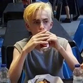 🌕 emoji Белобрысый индюк Telegram sticker 6 of 12