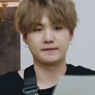 Sticker from min yoongi @tyoon1