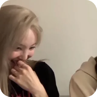 Sticker from Наёнка🥹💋 @Kimiko_loves_TWICE