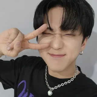 Sticker from 🦾| changbin @skzstickersss