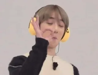 Sticker from txt муд по жизни💗