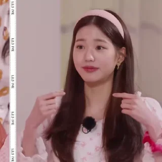 🌷 emoji ꒰🌷꒱ wonyoung @N3TSIIK Telegram sticker 6 of 50